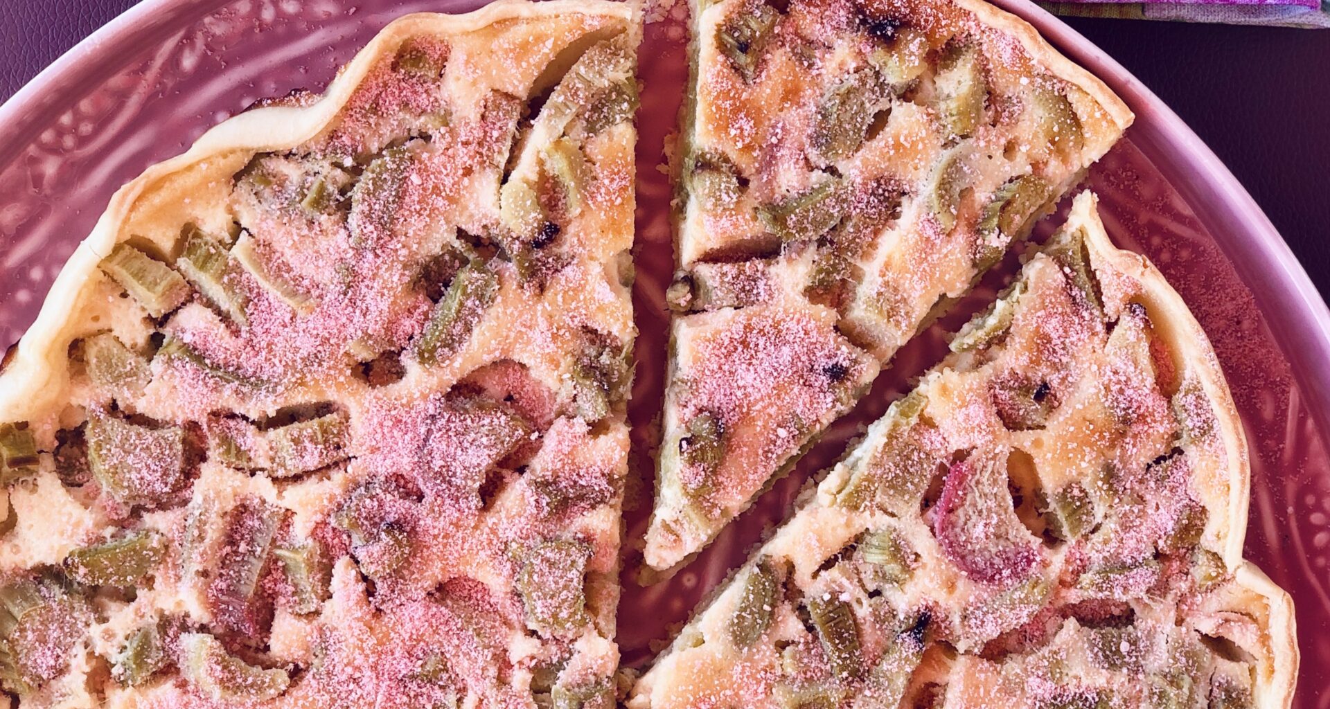 Пирог с ревенем и клубникой — рецепт с фото пошагово + отзывы