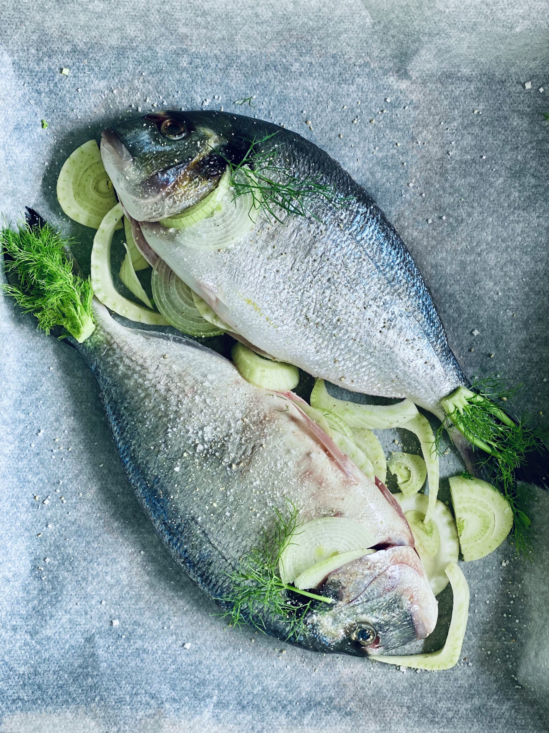 Рыба с овощами в духовке - рецепты с фото. Как запечь рыбу с овощами в духовке?